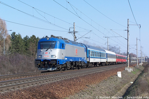 380.004 na Ex 520 Vsacan Vsetín - Praha