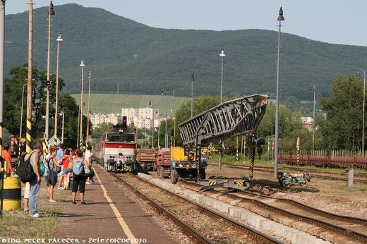 Rekonštrukcia nástupiša pri koaji . 1 v ST Roava