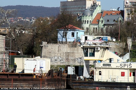 Rozoberanie Starého mosta v Bratislave