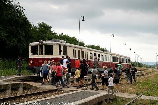 Historický motorový vlak s M 262.007