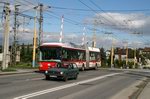 Vlak a trolejbus na priecestí v Prešove
